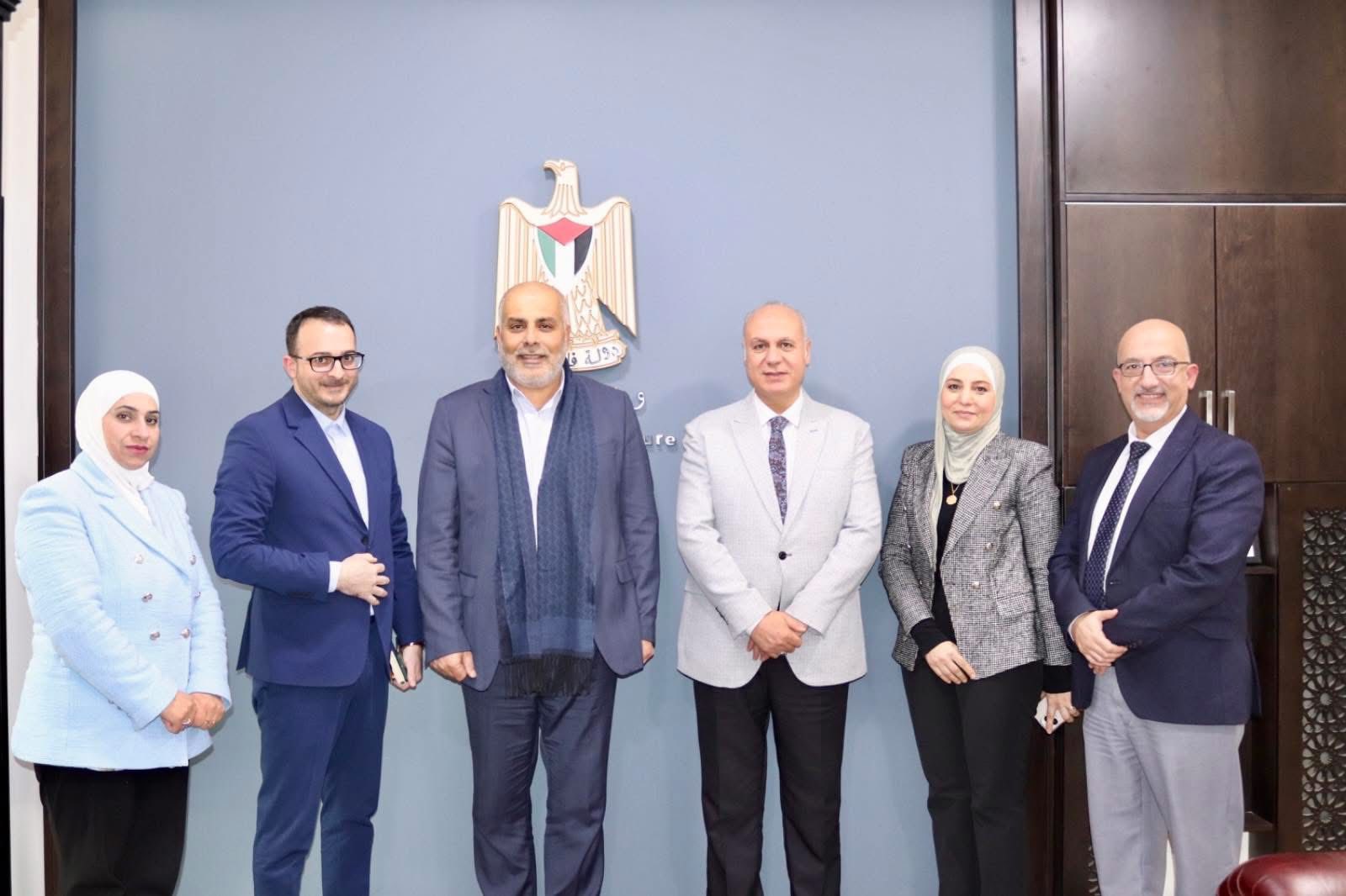 وزير الثقافة عماد حمدان و د. جهاد رمضان